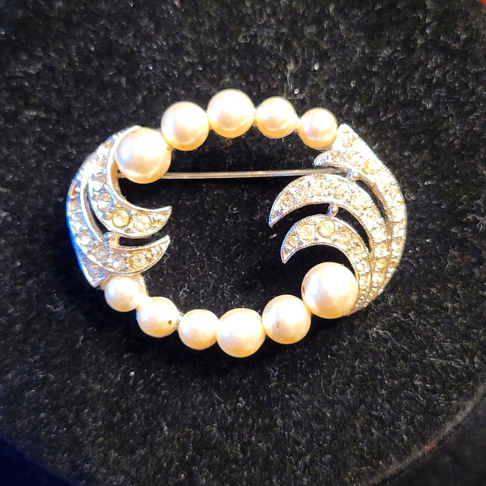 Vintage Pin with Rhinestones